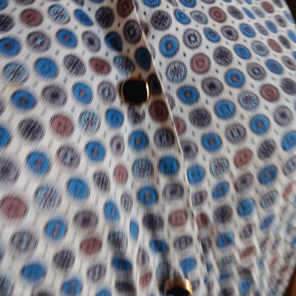 Vintage Women's Medium Granny Top 1960's Blouse Geometric Medallions Cutoff Hem - Picture 5 of 9